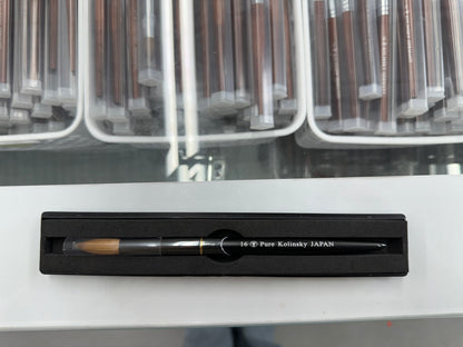 BLACK PURE KOLINSKY BRUSH / CO HOP DEN