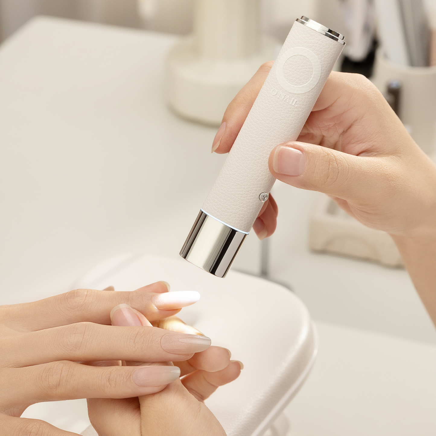 O Nail Mini Lamp w/ Magnetic Stand