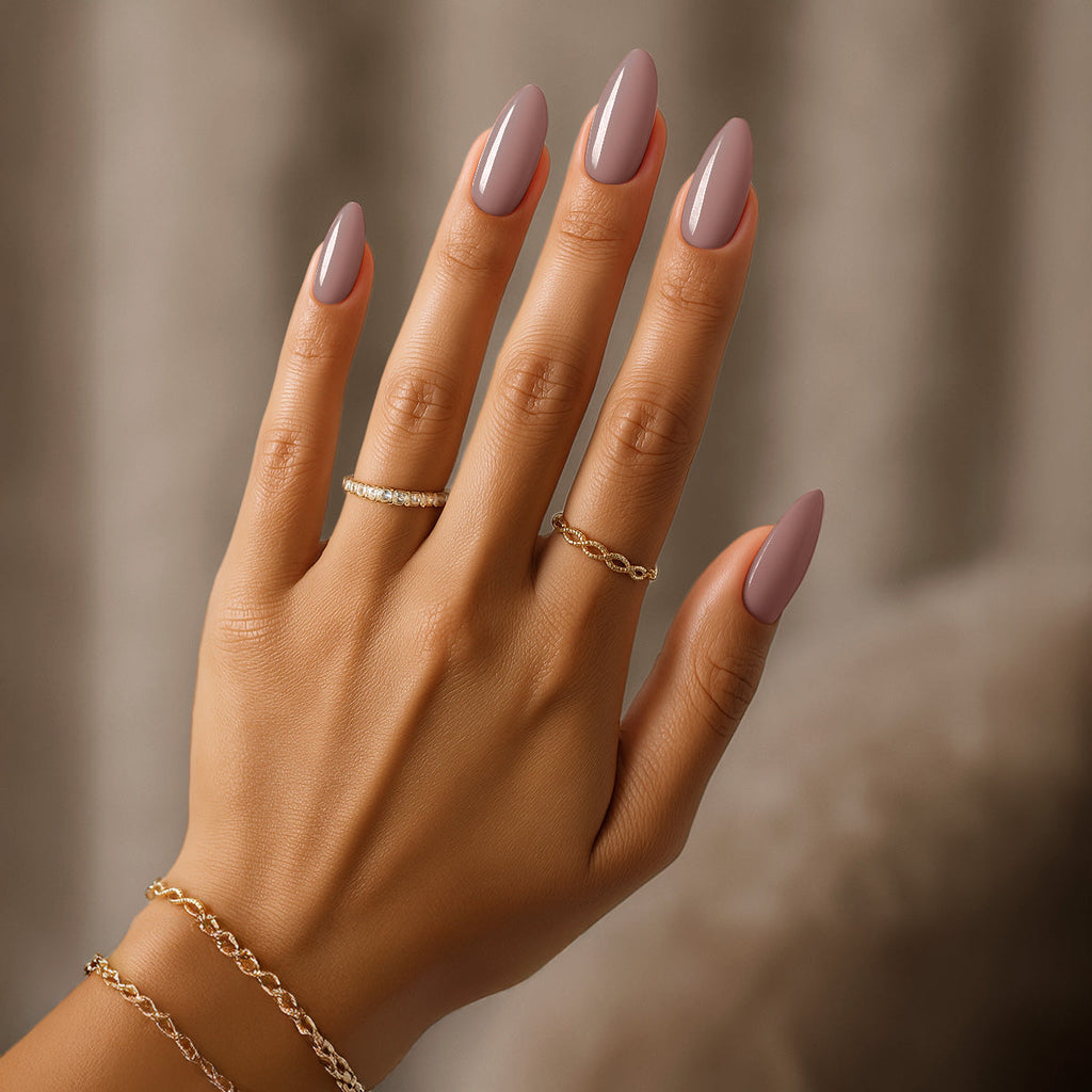 Chaun Legend Gel Polish Risqué Business (LG-5107) — swatch